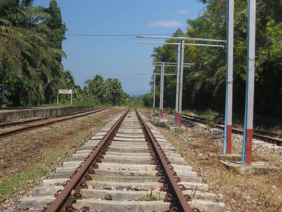 အေမ့ခံလမ္းကို လွည့္ၾကည့္ပါ
