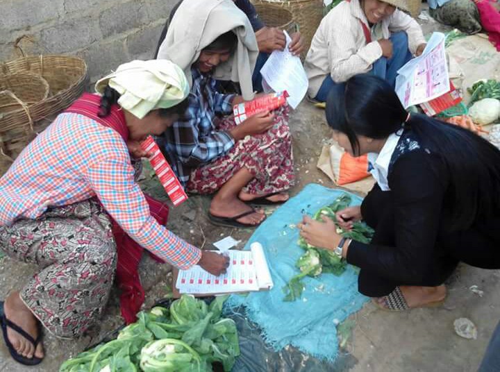 ရွမ္းျပည္နယ္တြင္ ေရြးေကာက္ပြဲ မဲေပးနည္း လက္ေတြ႔သ႐ုပ္ျပ (သတင္းဓာတ္ပုံ)