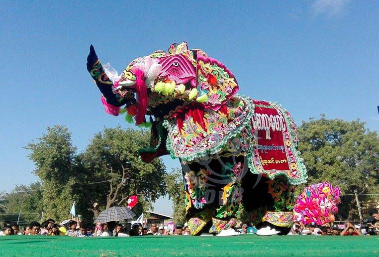 ေက်ာက္ဆည္႐ုိးရာ ဆင္လူပဲြေတာ္ (ဓာတ္ပုံ)