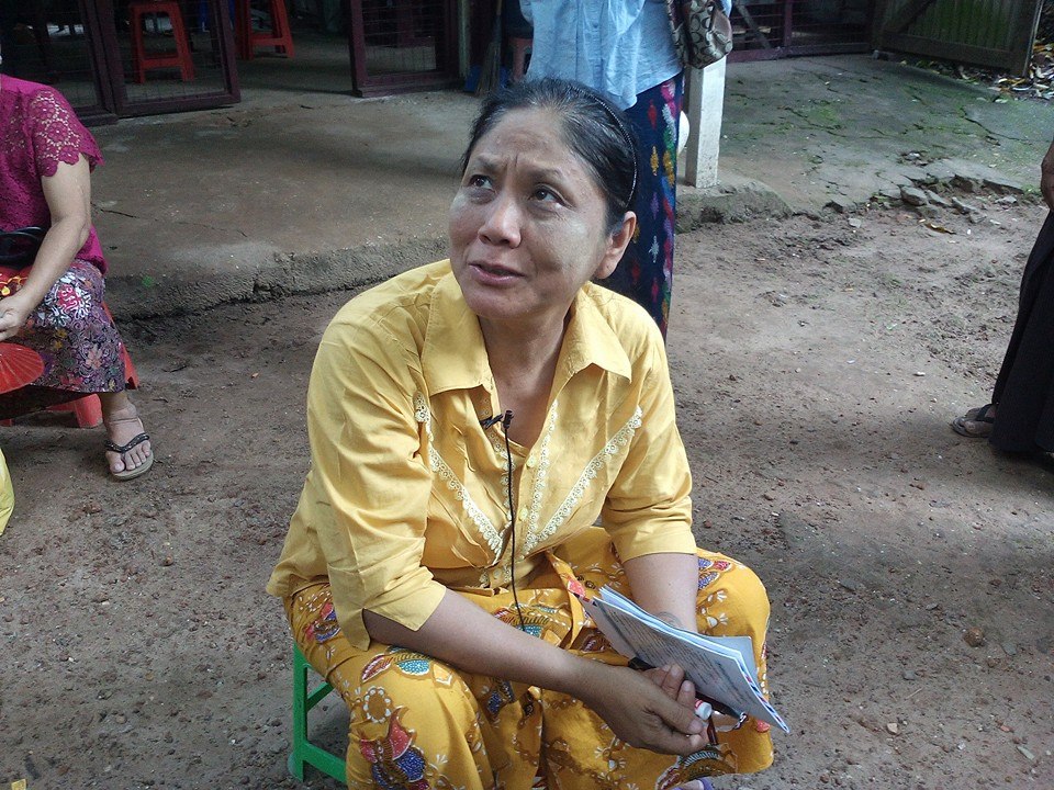 ျဖဴးၿမိဳ႕နယ္ ျပည္သူ႔လႊတ္ေတာ္ကုိယ္စားလွယ္ေလာင္း ေဒါက္တာ ေဒၚျမတ္ႏုခုိင္ကို ႐ုံးထုတ္ (ဓာတ္ပုံ)