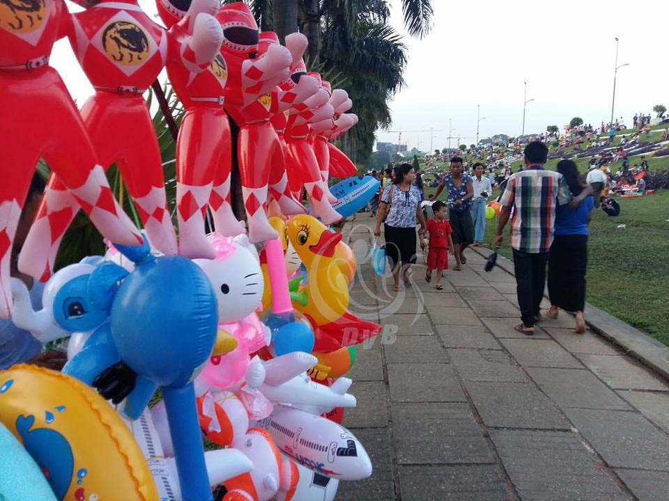သီတင္းကၽြတ္လျပည့္ေန႔ ညေန အင္းလ်ားကန္ ျမင္ကြင္း