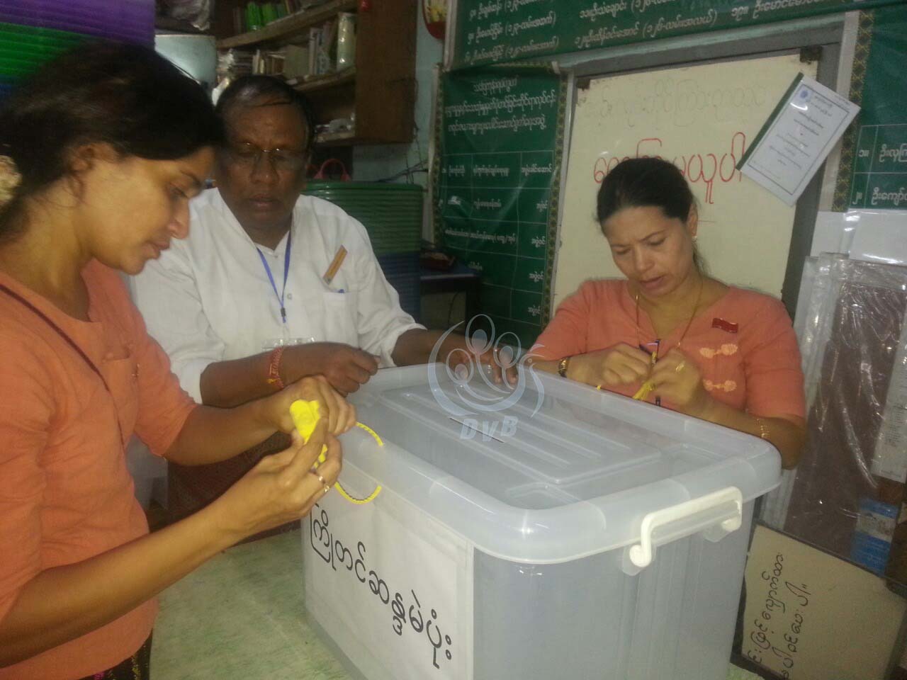 ႀကိဳတင္မဲပံုးမ်ား လုံၿခံဳေရး မဂၤလာေတာင္ၫြန္႔ၿမိဳ႕နယ္တြင္ ခ်ိပ္ပိတ္စနစ္ က်င့္သံုး