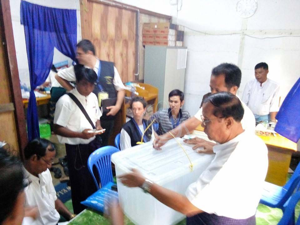 ထား၀ယ္တြင္ မလုံၿခံဳသည့္  ႀကိဳတင္မဲပုံမ်ားကုိ ျပင္ဆင္