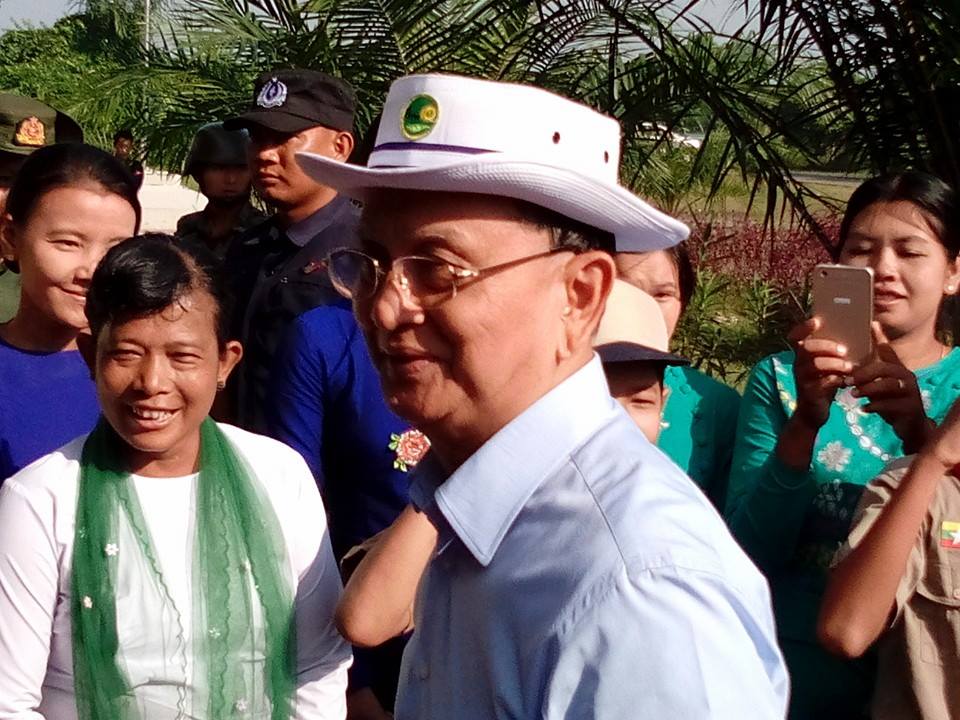 သမၼတ ဦးသိန္းစိန္ႏွင့္ ကာခ်ဳပ္ ထား၀ယ္ၿမိဳ႕ကုိေရာက္ရွိ (ဓာတ္ပုံ)