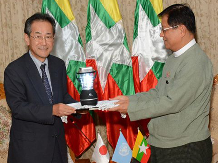 လၽွပ္စစ္မီးမရွိသည့္ မဲ႐ုံမ်ား မဲေရတြက္ႏိုင္ရန္ ဆိုလာမီးအိမ္မ်ား ဂ်ပန္လႉဒါန္း