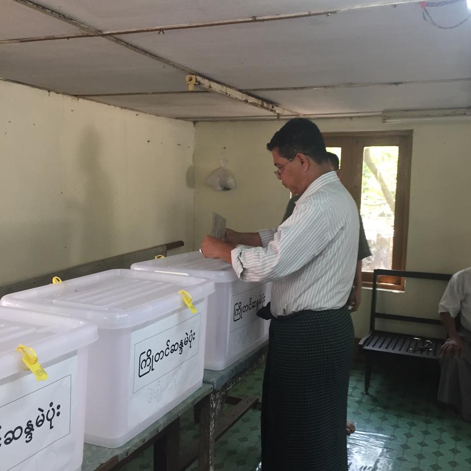 ျမန္မာ့လက္ေရြးစင္ ေဘာလံုးအသင္းသားမ်ား ႀကဳိတင္မဲေပး