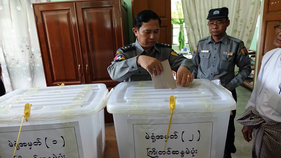 ေနျပည္ေတာ္တြင္ ျမန္မာႏုိင္ငံ ရဲတပ္ဖြဲ႔၀င္္မ်ား ႀကိဳတင္မဲေပး (ဓာတ္ပုံ)