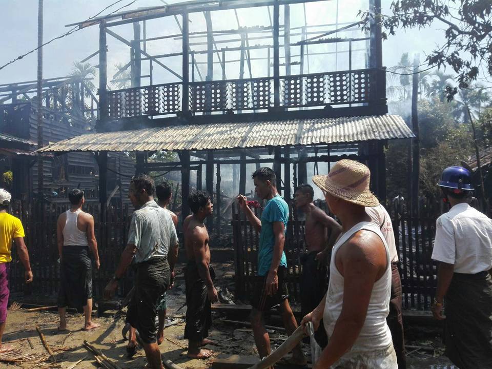 ရခုိင္ျပည္နယ္၊ ဂြၿမိဳ႕နယ္တြင္ မီးေလာင္ (သတင္းဓာတ္ပုံ)