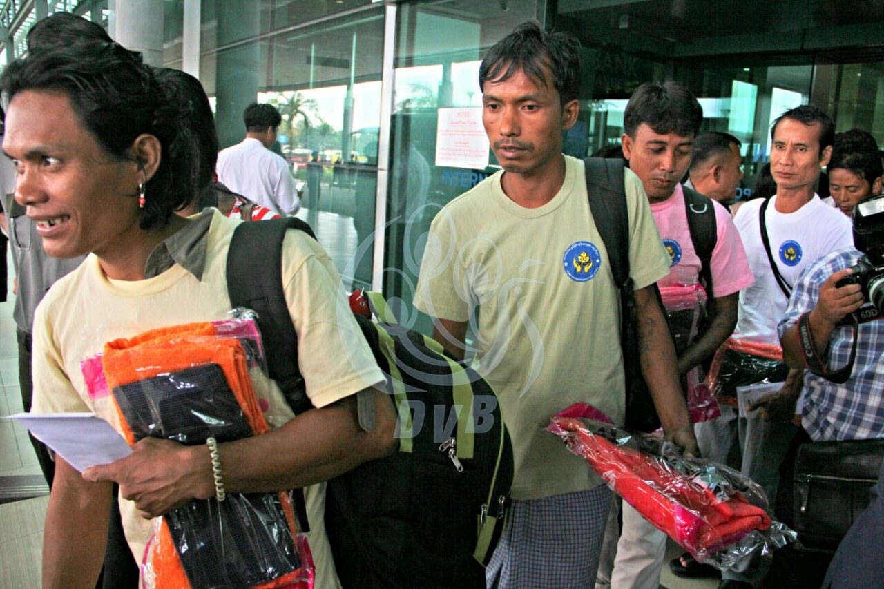 အိႏၵိယႏုိင္ငံ ပုိ႔ဘလဲယားၿမိဳ႕မွ ျမန္မာေရလုပ္သား ၁၅၈ ဦး ျပန္လည္ေရာက္ရွိ (ဓာတ္ပုံ)