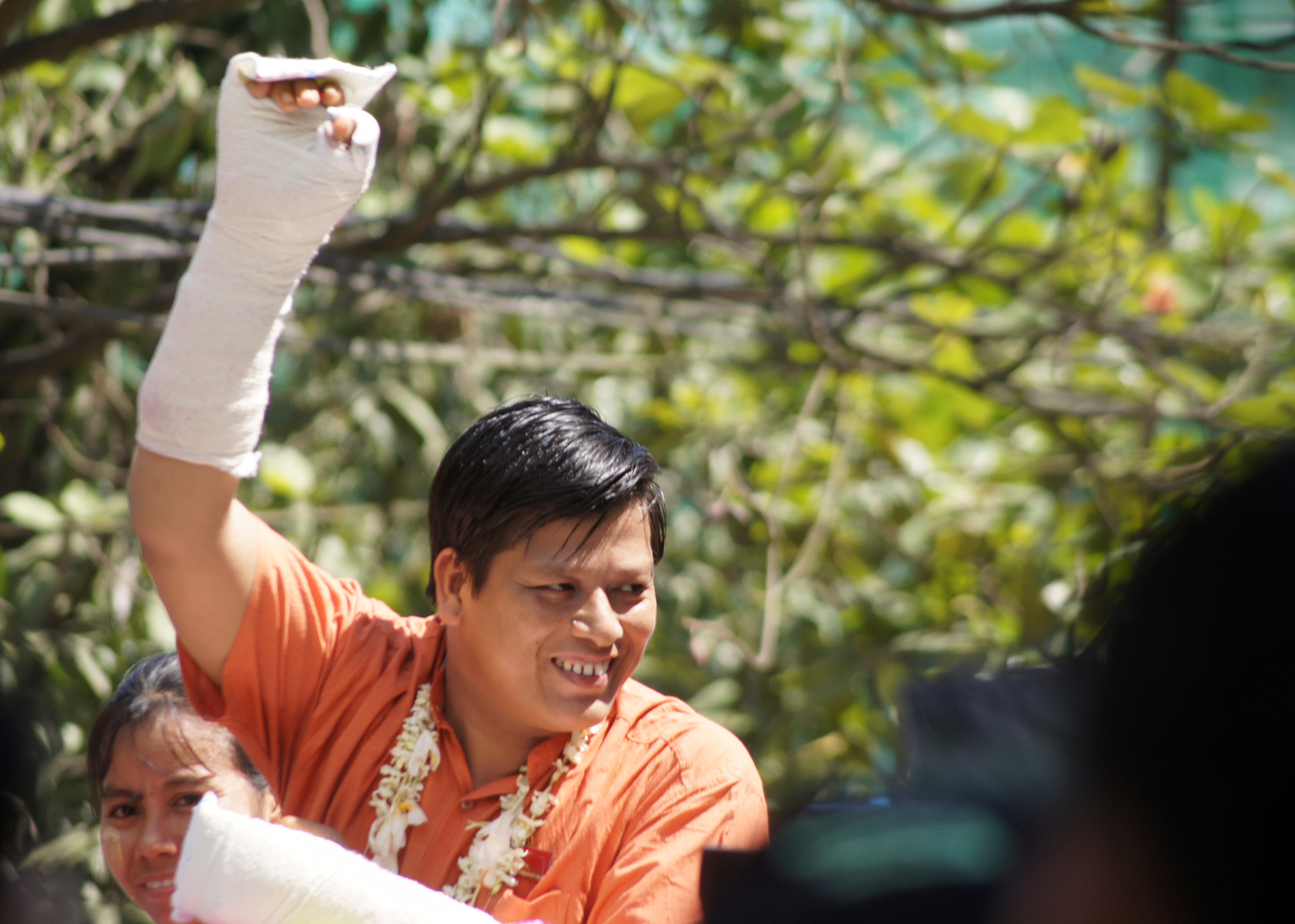 ဦးႏုိင္ငံလင္း သာေကတတြင္ မဲဆြယ္စည္း႐ုံး (ဓာတ္ပုံ)