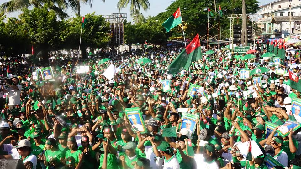 ေက်ာက္တန္းတြင္ ျပည္ခုိင္ၿဖဳိးပါတီ ေရြးေကာက္ပြဲေအာင္ႏုိင္ေရး မဲဆြယ္ (ဓာတ္ပုံ)