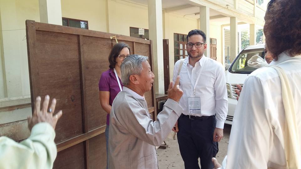 ဘားအံၿမိဳ႕နယ္ရွိ မဲ႐ုံ အခ်ဳိ႕ကို လုိက္လံစစ္ေဆး (ဓာတ္ပုံ)