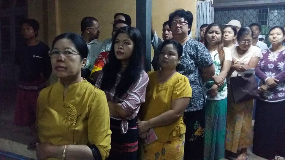 ႏိုင္ငံတ၀န္း မဲရံုမ်ား စတင္ဖြင့္လွစ္ မဲဆႏၵရွင္မ်ားမဲစတင္ေပး