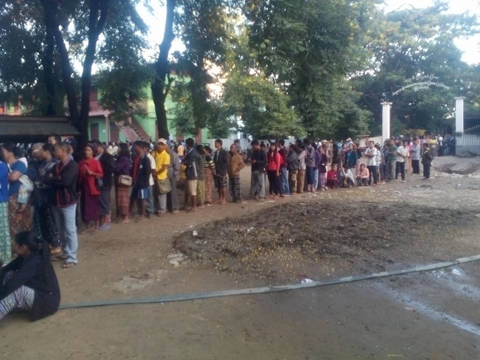 စစ္ကုိင္းတုိင္း၊ ကေလးၿမိဳ႕ စမ္းၿမိဳ႕ရပ္ကြက္တြင္ မဲဆႏၵေပး (ဓာတ္ပုံ)