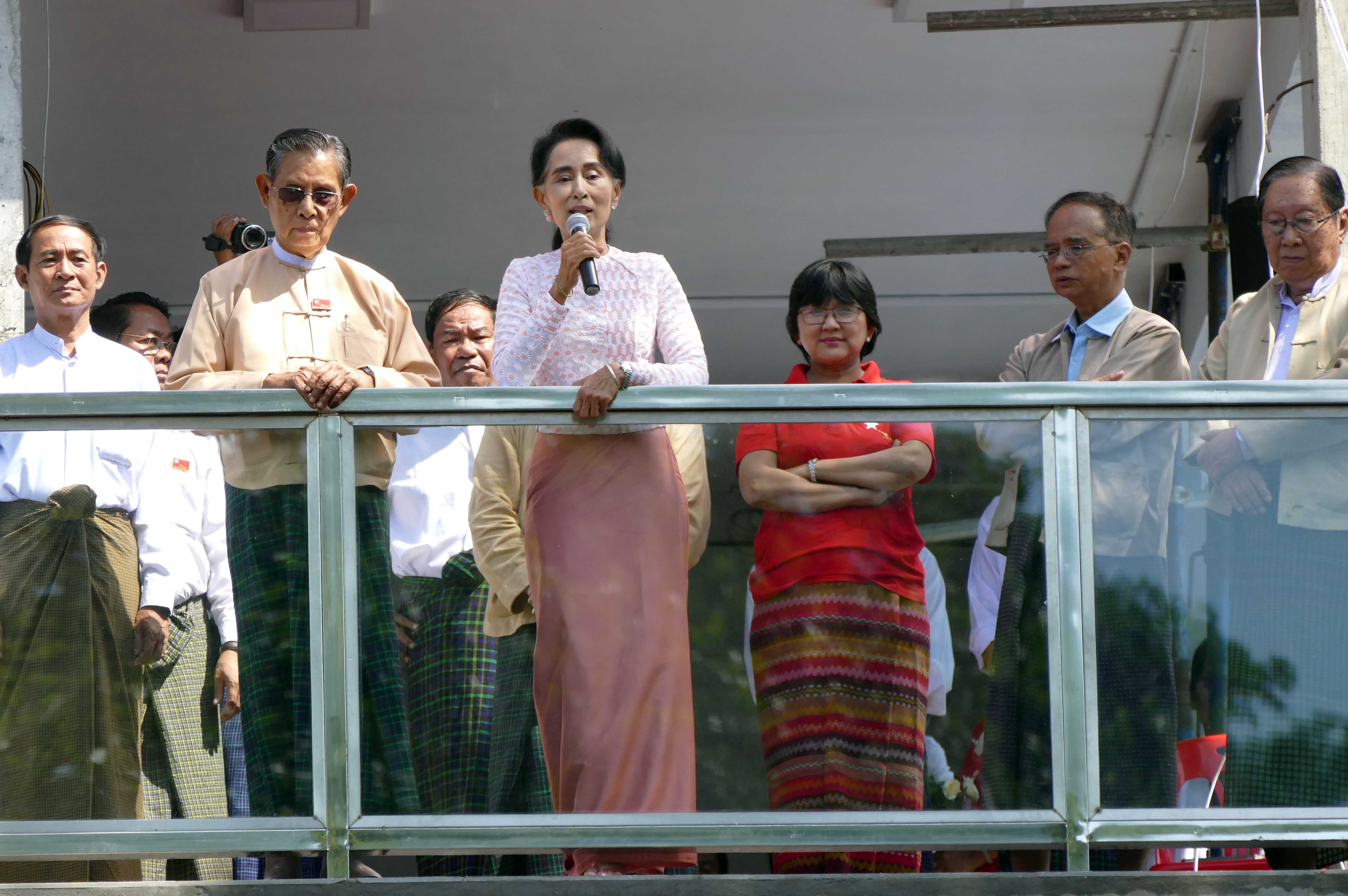 ေရြးေကာက္ပြဲ အႏိုင္အ႐ႈံးအတြက္ တည္တည္ၿငိမ္ၿငိမ္ရွိၾကရန္ ေဒၚေအာင္ဆန္းစုၾကည္ပန္ၾကား