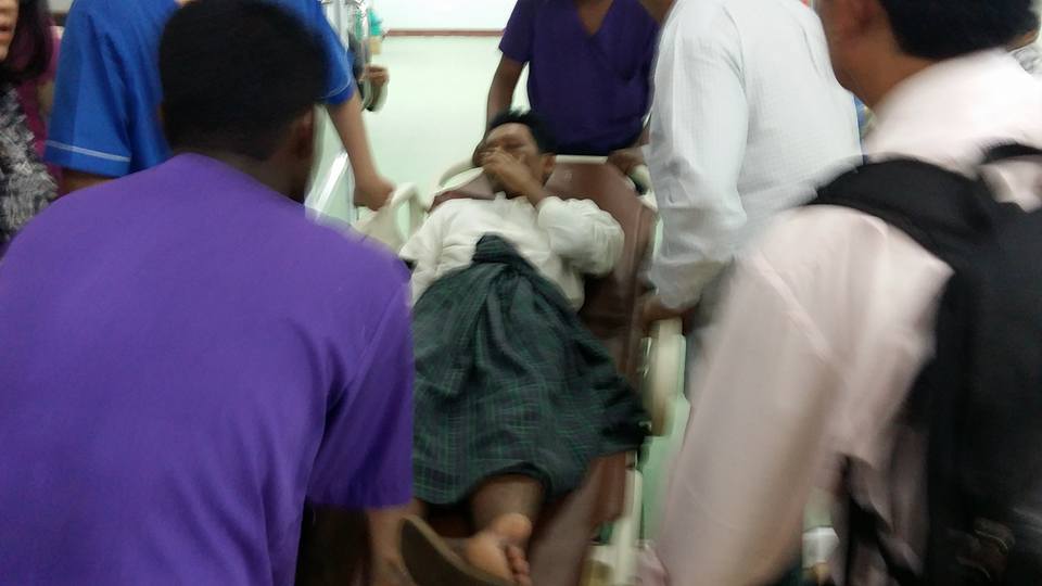 အစာငတ္ခံဆႏၵျပ ေက်ာင္းသား ၂ ဦး က်န္းမာေရးဆုိး၀ါးသျဖင့္ ရန္ကုန္ျပည္သူ႔ေဆး႐ုံႀကီးပုိ႔