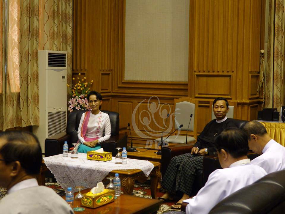ေဒၚေအာင္ဆန္းစုၾကည္ႏွင့္ သူရဦးေရႊမန္း ေတြ႔ဆံုေဆြးေႏြး