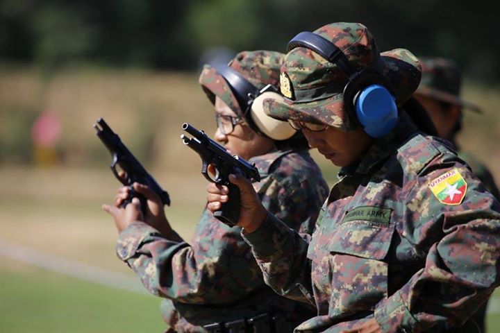 အာဆီယံတပ္မေတာ္မ်ား ေသနတ္ပစ္ၿပိဳင္ပြဲ ျမန္မာ့စစ္သမီးပ်ိဳမ်ား ယွဥ္ၿပိဳင္ (သတင္းဓာတ္ပုံ)