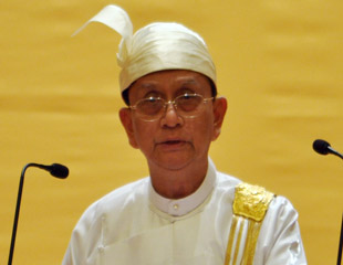 ျပုျပင္ေျပာင္းလဲမႈေတြ လုပ္မည္မဟုတ္ဟု ဦးသိန္းစိန္အစိုးရကုိ ေ၀ဖန္