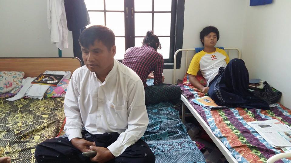 အက်ဥ္းက် ေက်ာင္းသားႏွင့္ ၀န္းရံသူ ၈ ဦး ရန္ကုန္ေဆး႐ုံႀကီးတြင္ ကုသမႈခံယူ