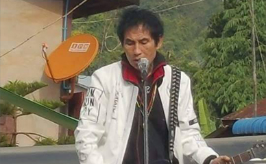 တိုက္ပြဲေတြကို ျပည္ဖံုးကား ခ်လိုက္ၾကပါေတာ့ - ေတးသံရွင္ စုိင္းဆိုင္ေမာ၀္