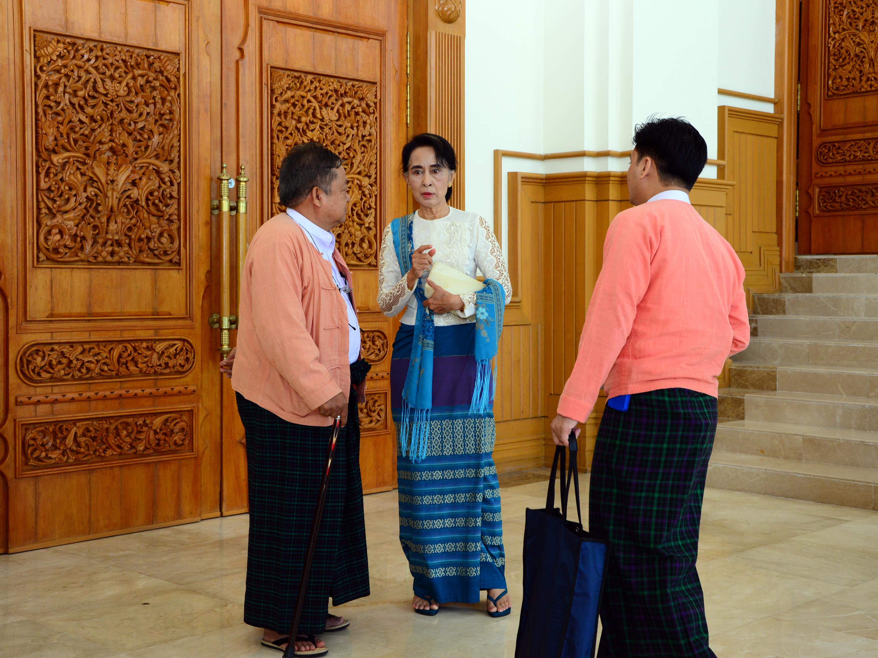 အစိုးရသစ္ႏွင့္ လႊတ္ေတာ္ကို ကူညီရန္ အရပ္ဘက္အဖြဲ႔ ဖြဲ႔စည္း