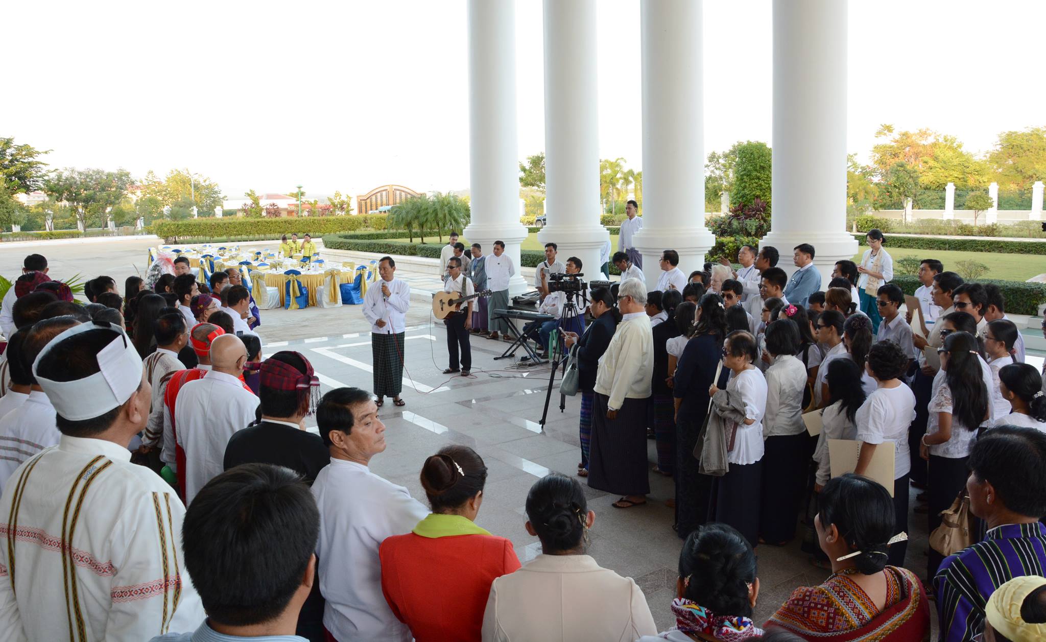 ေမတၱာအေျခခံၿပီး ၿငိမ္းခ်မ္းေရးဆီးႀကိဳမွ နိမ့္က်အေနအထား လြတ္မည္ဟု ဦးေရႊမန္းေျပာ