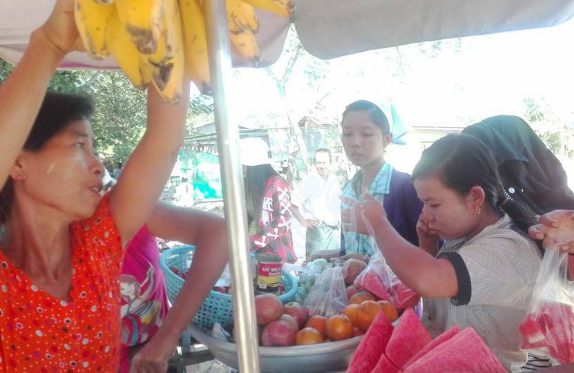 မီလာဂါးဒန္း ဖိနပ္စက္႐ုံအလုပ္သမားမ်ား ဆႏၵျပ (ဓာတ္ပံု)