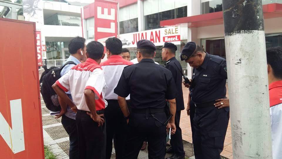 မေလးရွားတြင္ လိပ္ကၽြန္းအမႈ ဆႏၵျပေခါင္းေဆာင္ ၂ ဦး ထိန္းသိမ္းခံရ