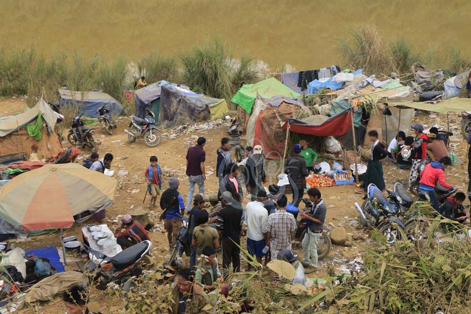 ဖားကန္႔ေဒသက မူးယစ္ေဆး ေရာင္း၀ယ္သုံးစြဲသည့္ ေနရာ (ဓာတ္ပုံ)