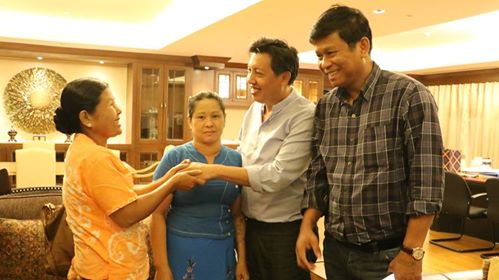 ေသဒဏ္ခ်မွတ္ခံ ၀င္းႏွင့္ေဇာ္တုိ႔၏ မိဘမ်ားကုိ ဦးေဇာ္ေဇာ္ သိန္း ၁၀၀ လွဴဒါန္း
