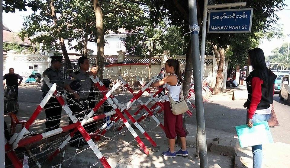 ဆႏၵျပမႈေတြေၾကာင့္ ရန္ကုန္ရွိ ထုိင္းသံ႐ုံး ၄ ရက္ဆက္ပိတ္