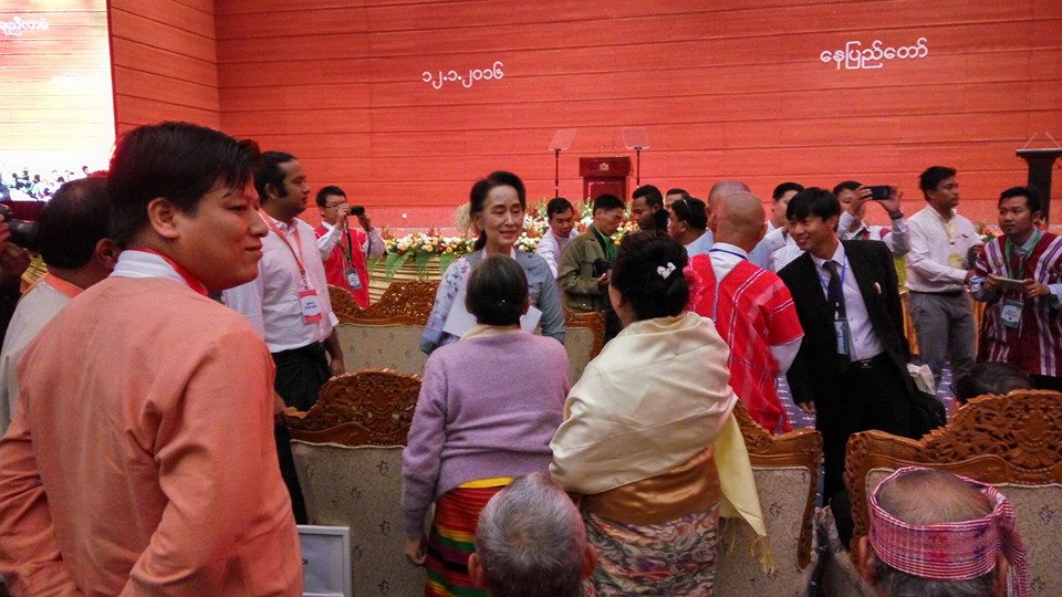 ျပည္ေထာင္စုၿငိမ္းခ်မ္းေရးညီလာခံ မစတင္မီ ျမင္ကြင္းဓာတ္ပုံမ်ား