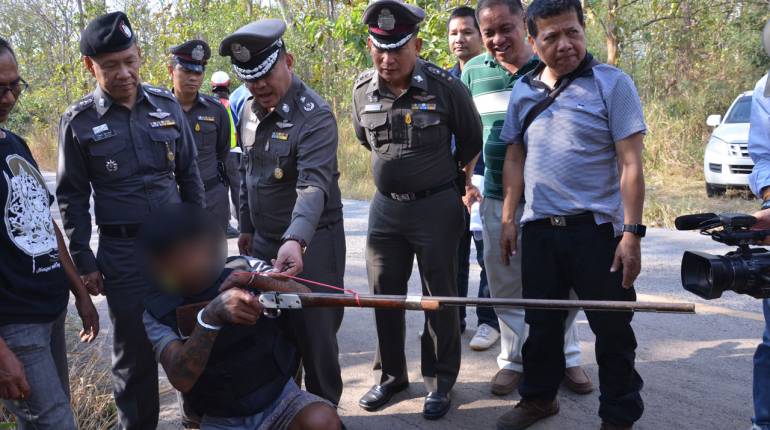 ေရခဲမုန္႔သည္ ျမန္မာတဦးကို ဓားျပတိုက္သတ္ခဲ့သူအား ထိုင္းရဲဖမ္းဆီး