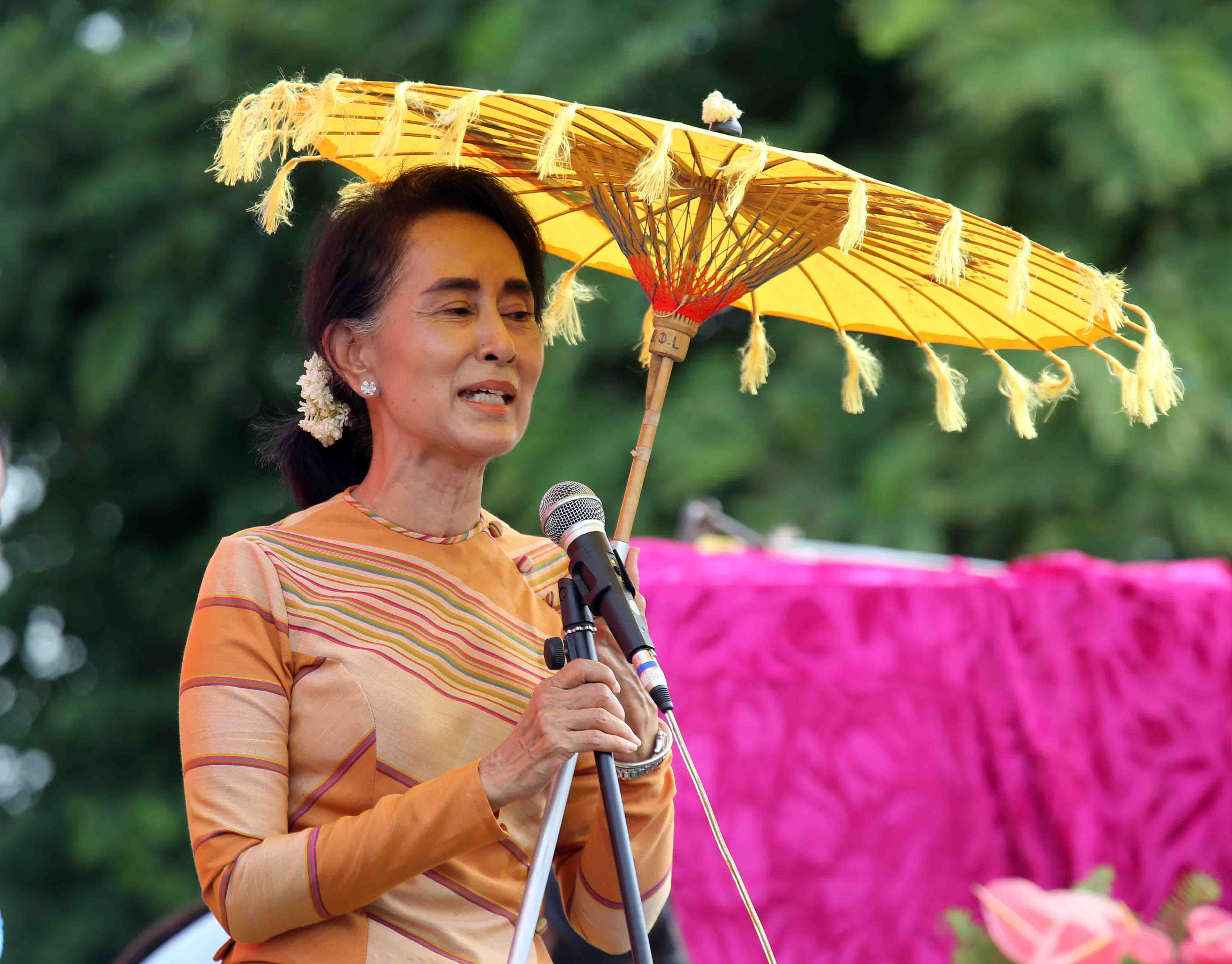 ေက်ာင္းသားေတြနားမွာ စာအုပ္မရွိေတာ့ဟု ေဒၚေအာင္ဆန္းစုၾကည္ ေျပာ