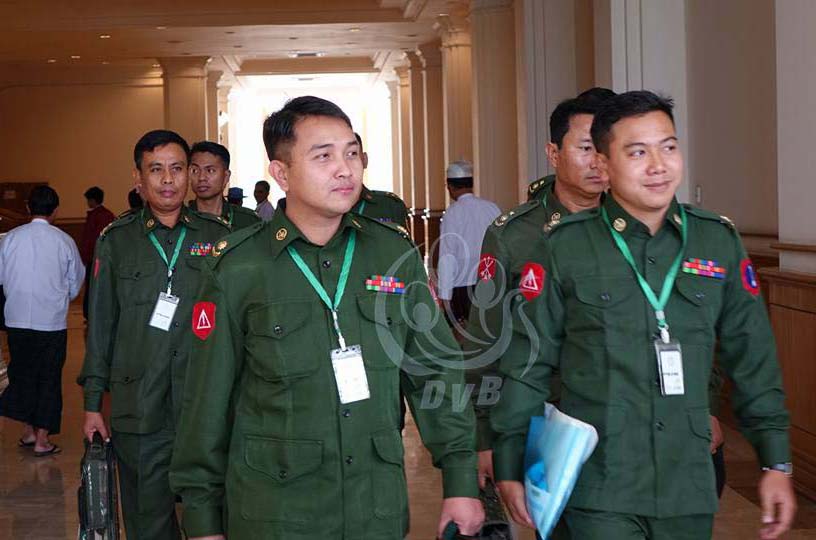 တပ္မေတာ္သား လႊတ္ေတာ္ကိုယ္စားလွယ္အသစ္မ်ား ျပည္သူ႔လႊတ္ေတာ္သုိ႔ သြားေရာက္ေလ့လာ (ဓာတ္ပံု)
