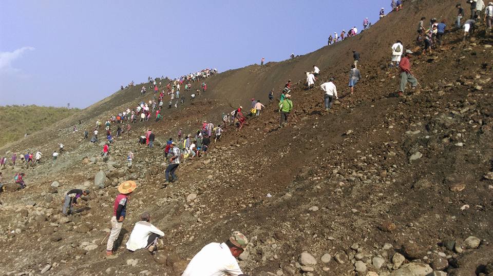 ဖားကန္႔ေျမစာပံုၿပိဳမႈ  အေလာင္း ၅ ေလာင္း ေဆး႐ုံေရာက္ရွိ