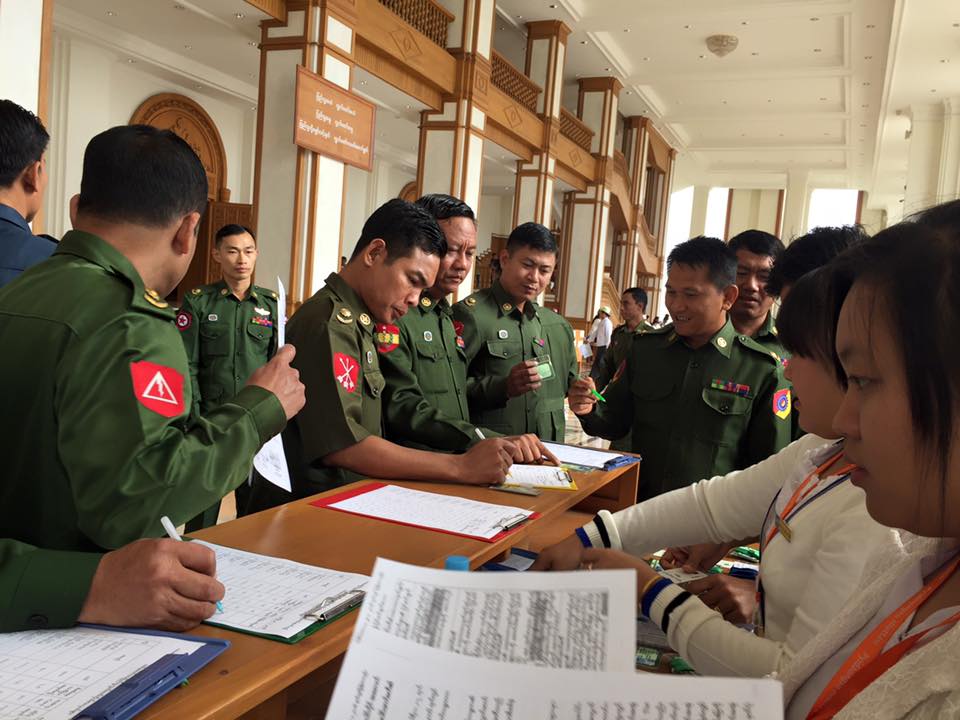 လႊတ္ေတာ္တက္ တပ္မေတာ္သားကုိယ္စားလွယ္မ်ား (ဓာတ္ပုံ)