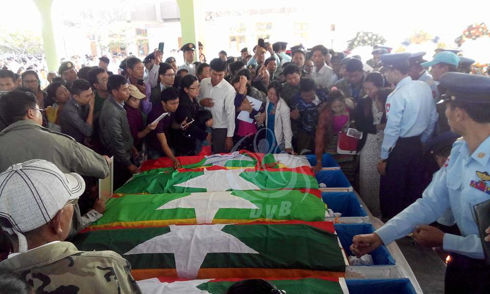 ေလယာဥ္ပ်က္က် ေသဆံုးသူ ၅ ဦးကို ေနျပည္ေတာ္ စစ္သခ်ဳႋင္းတြင္ သၿဂႋဳဟ္