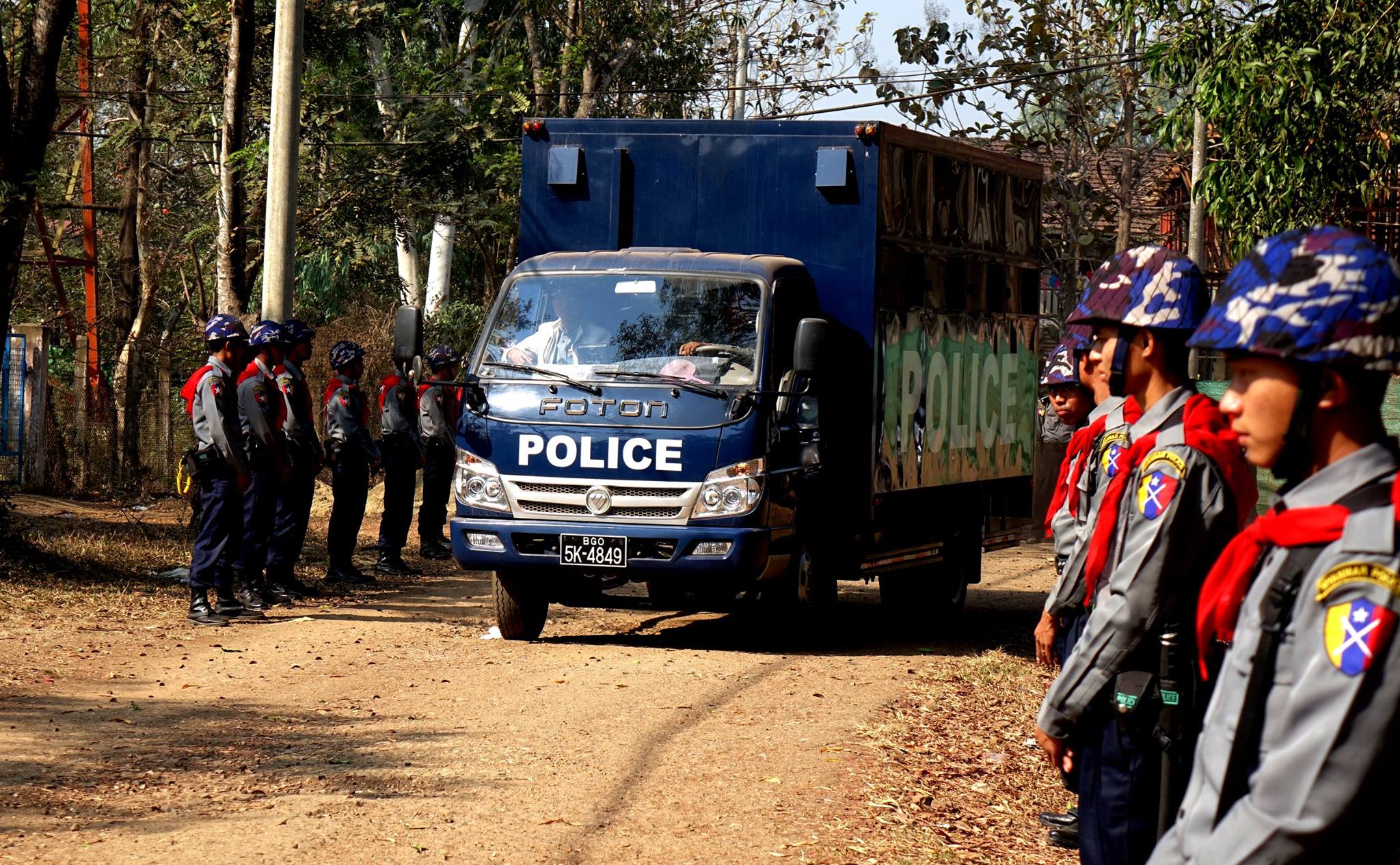 ဖမ္းဆီးခံေက်ာင္းသားမ်ားကို ႐ုံးထုတ္စစ္ေဆး (႐ုပ္သံ)