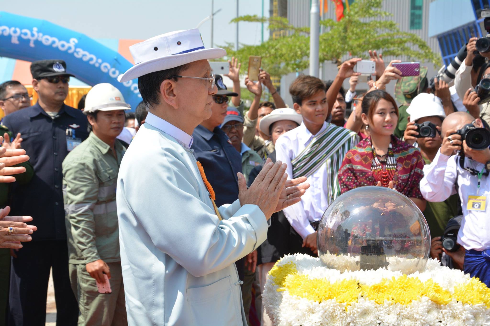ေမာ္လၿမိဳင္တြင္ သဘာဝဓာတ္ေငြ႔ႏွင့္ စြန္႔ပစ္အပူသံုုးဓာတ္အားေပးစက္႐ုံဖြင္႔လွစ္ (ဓာတ္ပုံ)