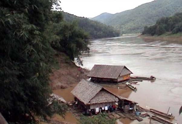 သံလြင္ေရကာတာစီမံကိန္း ရပ္ဆုိင္းေပးရန္ အစုိးရသစ္ကို ေတာင္းဆုိ