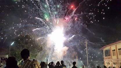 ေအာင္ပန္းၿမိဳ႕၏ ဘုရားမီးလႈံပြဲ (ဓာတ္ပံု)