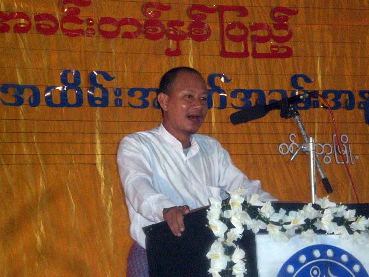 တသီးပုဂၢလအမတ္ ဦးေက်ာ္ေဇာဦး ရခုိင္အမ်ဳိးသားပါတီႏွင့္ပူးေပါင္း