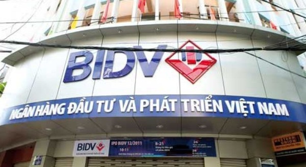ႏုိင္ငံျခားဘဏ္ ၄ ခုကို ဗဟိုဘဏ္က လုိင္စင္ထပ္ခ်ေပး