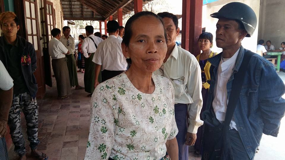 က်န္းမာေရးမေကာင္းသည့္ ဖခင္ကိုယ္စားမဲေပးခဲ့သူ အမ်ိဳးသမီးအား ျပည္ခိုင္ၿဖိဳးပါတီ တရားစဲြ