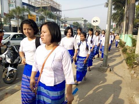 ေရႊ႕ေျပာင္းျမန္မာေက်ာင္းသူေက်ာင္းသား ၁၀၆ ဦး တကၠသုိလ္၀င္တန္း စာေမးပြဲေျဖဆုိ