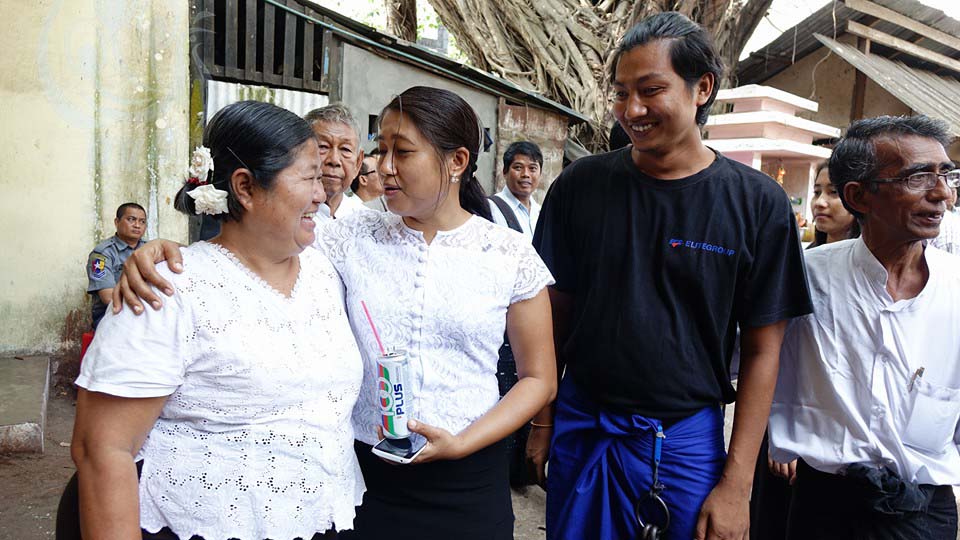 ေက်ာင္းသားသပိတ္စစ္ေၾကာင္းအား ေထာက္ခံဆႏၵျပသူမ်ားကို ႐ုံးထုတ္