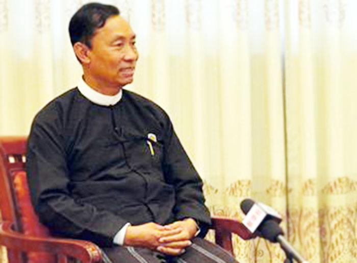 ဒုသမၼတေလာင္း ၄ ဦးကုိ သူရဦးေရႊမန္း ႀကိဳဆုိ