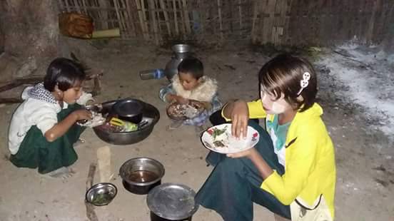 ရခိုင္စစ္ေဘးေရွာင္ဒုကၡသည္မ်ား ေသာက္သုံးေရျပတ္လပ္မႈျဖင့္ ႀကဳံေနရ